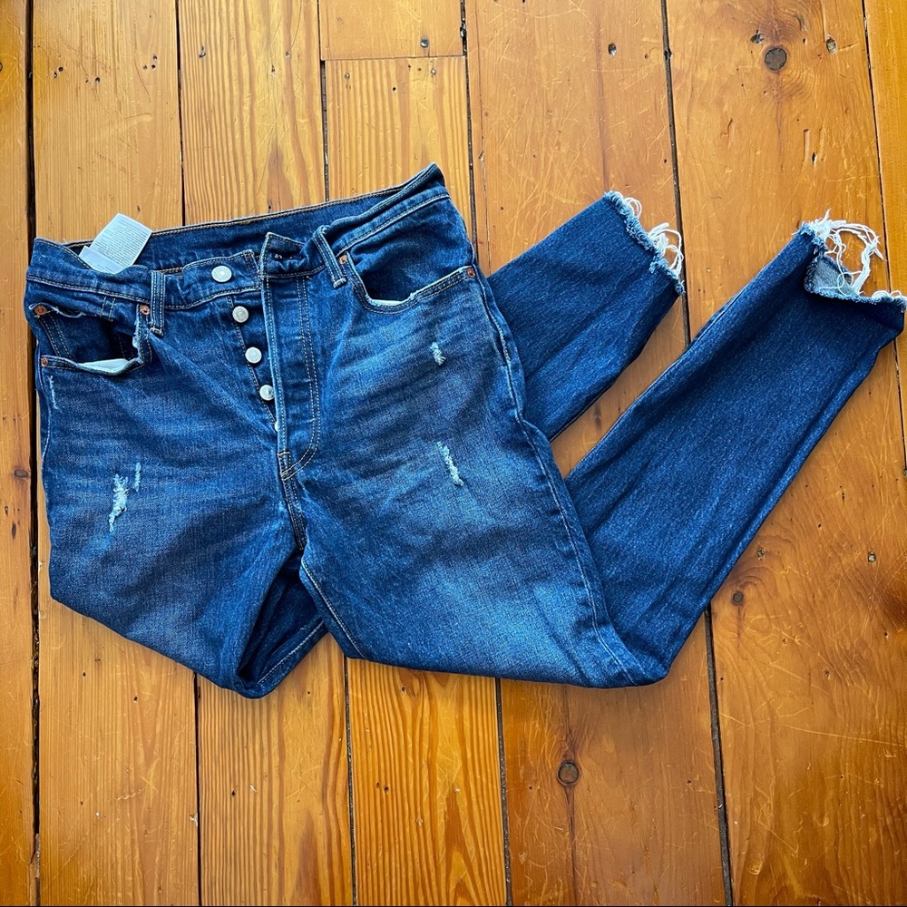 Levi’s 501 Skinny in Song for Forever